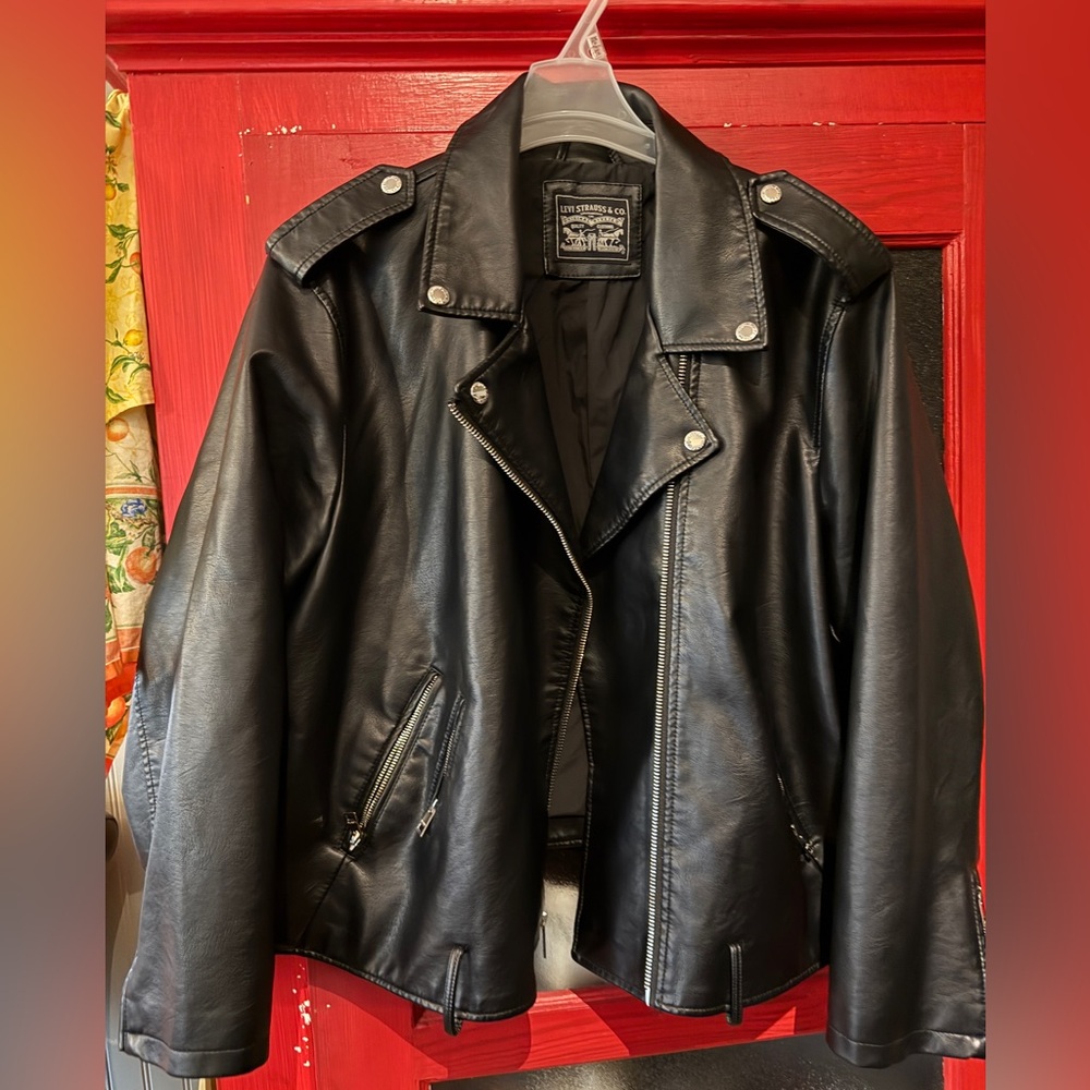 Plus size Levi’s black leather jacket
